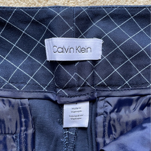 Calvin Klein shorts size 2, never worn - Picture 5 of 5